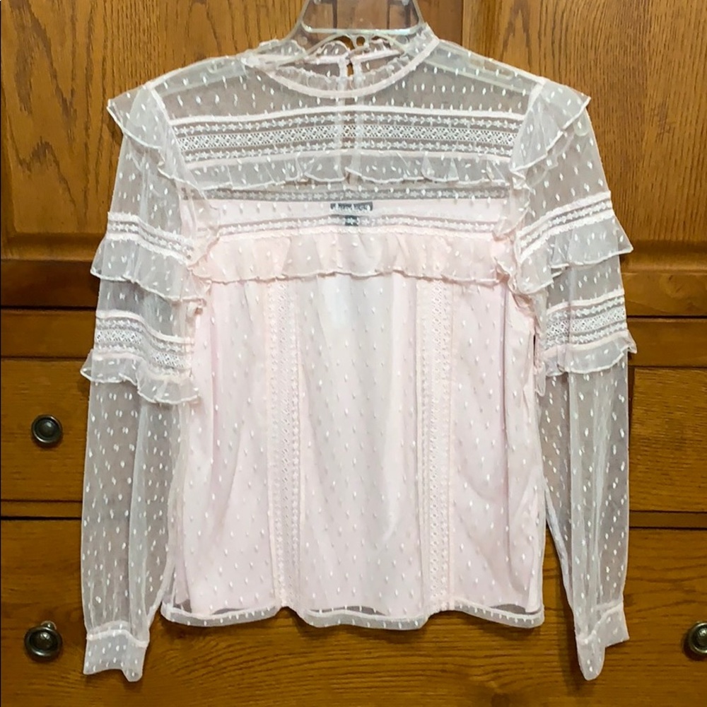 Express lace feminine blouse